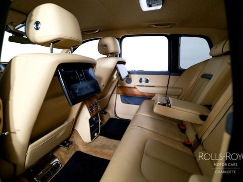 Used 2020 Rolls-Royce Cullinan AWD/4WD image 19