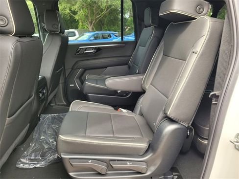 New 2025 Chevrolet Suburban Premier image 11