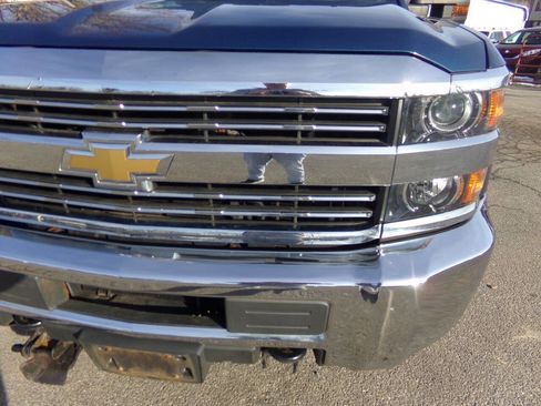 Used 2018 Chevrolet Silverado 2500 W/T w/ WT Convenience Package image 6