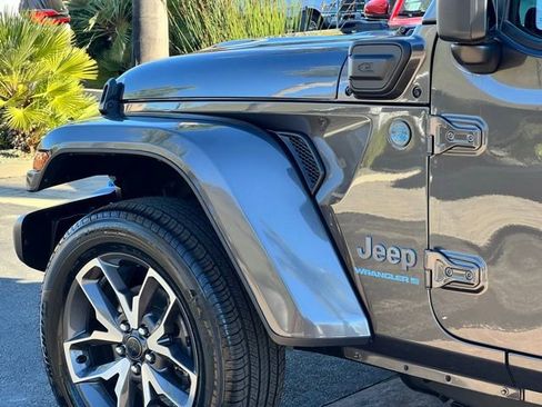 Used 2024 Jeep Wrangler Unlimited image 5