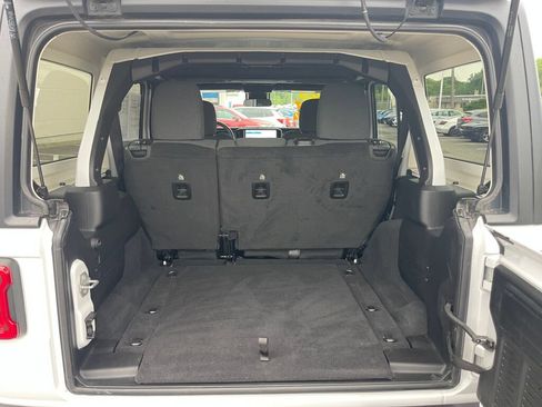 Used 2025 Jeep Wrangler Unlimited Rubicon AWD/4WD image 28