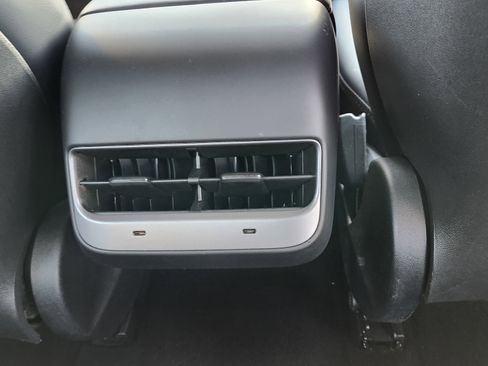 Used 2023 Tesla Model 3 Standard Range image 15