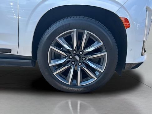 Used 2021 Cadillac Escalade Sport Platinum AWD/4WD image 11