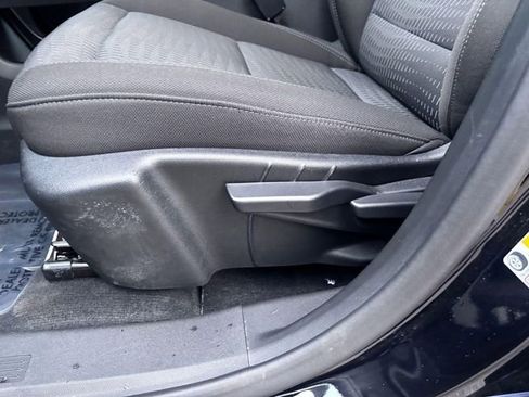 Used 2025 Chevrolet Equinox LT image 12