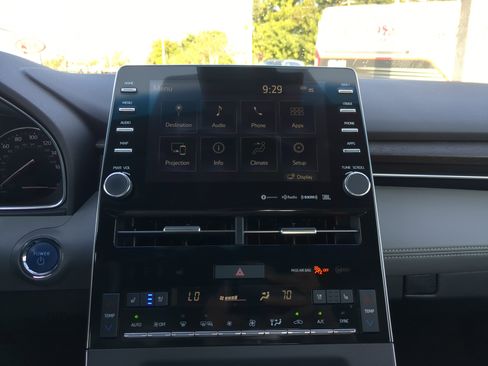 Used 2019 Toyota Avalon Limited w/ Preferred Accessory Package image 22