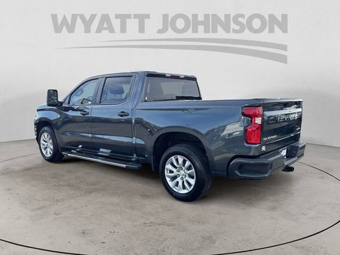 Used 2020 Chevrolet Silverado 1500 Custom w/ Custom Value Package RWD image 3