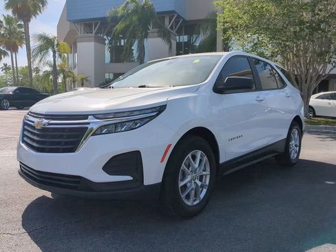 Used 2022 Chevrolet Equinox LS image 9