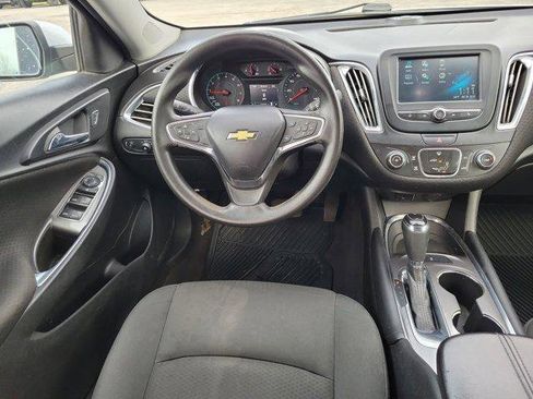 Used 2017 Chevrolet Malibu LT image 13