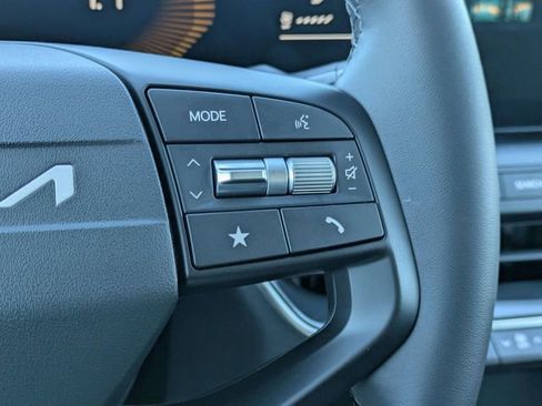 New 2025 Kia K4 EX image 25