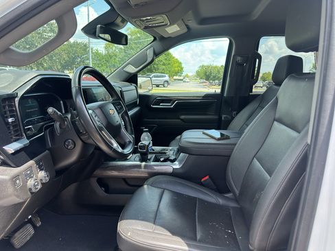 Used 2023 Chevrolet Silverado 1500 LTZ AWD/4WD image 16