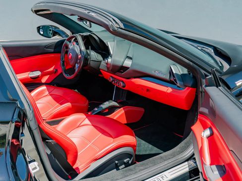 Used 2018 Ferrari 488 Spider RWD image 59