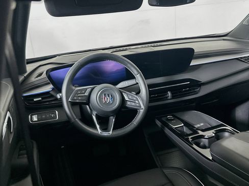 Used 2025 Buick Enclave Preferred image 18