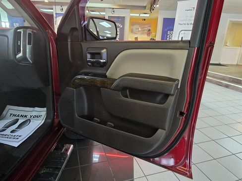 Used 2018 Chevrolet Silverado 1500 LT w/ All Star Edition AWD/4WD image 12