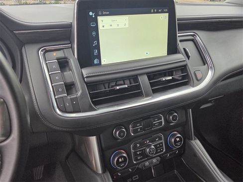 Used 2024 Chevrolet Suburban LT image 10