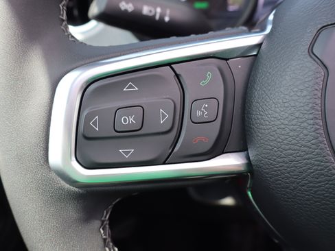 Used 2025 Jeep Wrangler Unlimited Sahara w/ Safety Group AWD/4WD image 15