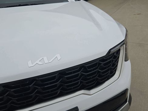 Certified 2025 Kia Sorento S image 10