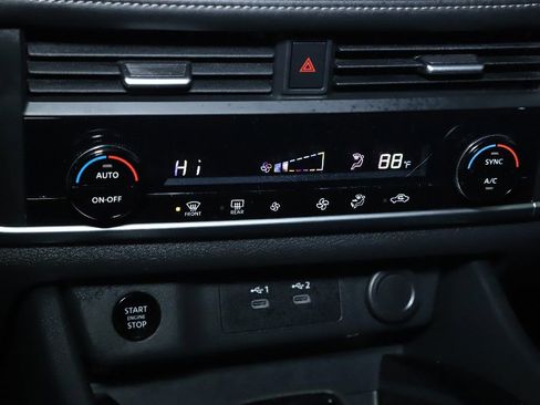 Certified 2025 Nissan Rogue SV image 25