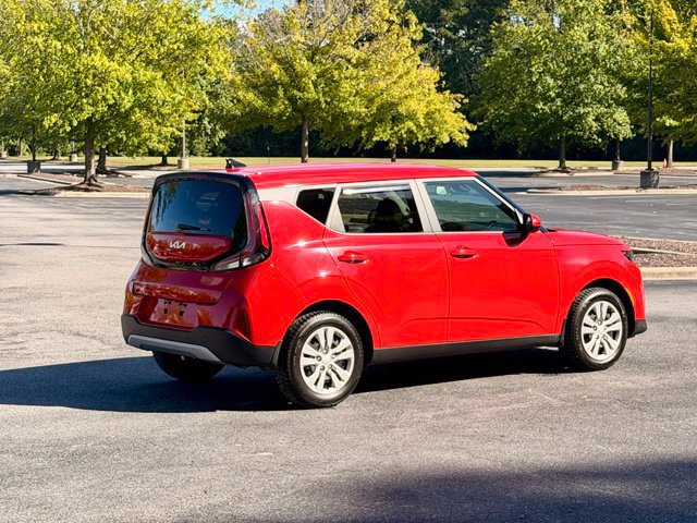 Used 2025 Kia Soul LX FWD image 8
