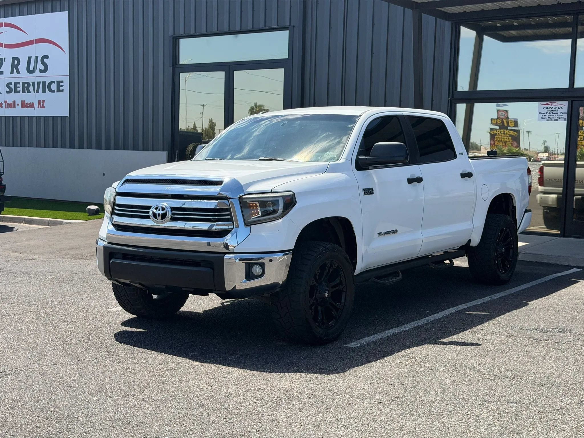 Used 2016 Toyota Tundra SR5 w/ SR5 Upgrade Package RWD image 1