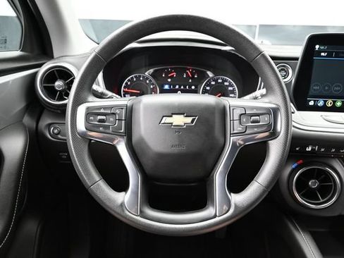 Used 2025 Chevrolet Blazer LT FWD image 24