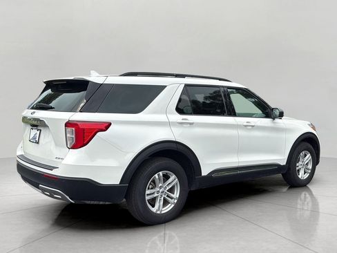 Used 2024 Ford Explorer XLT w/ Equipment Group 202A AWD/4WD image 9