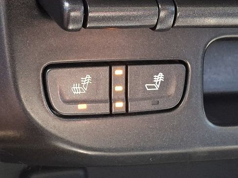 Used 2016 Chevrolet Colorado Z71 AWD/4WD image 23