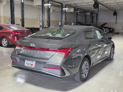 Certified 2024 Hyundai Elantra Blue image 7