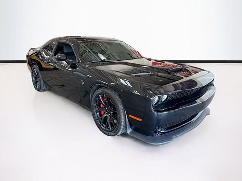 Used 2015 Dodge Challenger SRT Hellcat RWD image 3