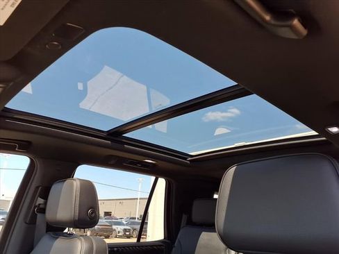 Used 2023 GMC Yukon Denali image 10