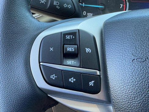 Used 2023 Ford Explorer XLT image 17