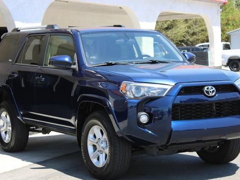 Used 2019 Toyota 4Runner SR5 AWD/4WD image 3