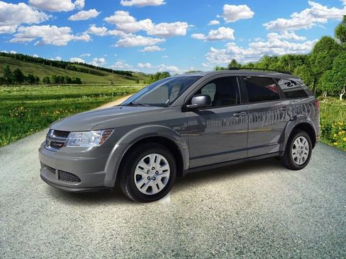 Used 2020 Dodge Journey SE w/ SE Popular Equipment Group FWD image 2