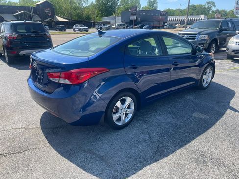 Used 2013 Hyundai Elantra GLS w/ Preferred Pkg image 6