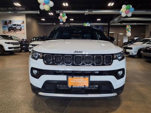 Used 2023 Jeep Compass Limited AWD/4WD image 3