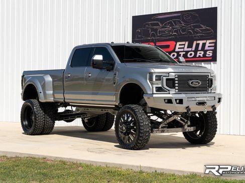 Used 2020 Ford F350 Limited image 2