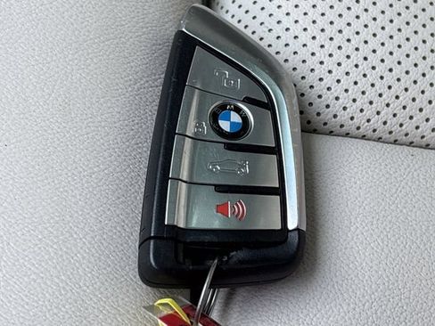 Used 2021 BMW X5 xDrive40i w/ M Sport Package AWD/4WD image 50