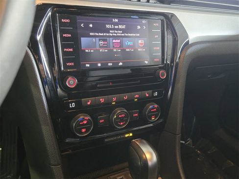 Used 2022 Volkswagen Passat 2.0T SE image 20