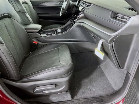 New 2025 Jeep Grand Cherokee L Altitude AWD/4WD image 22