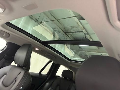 Certified 2025 Volvo XC60 B5 Core image 13