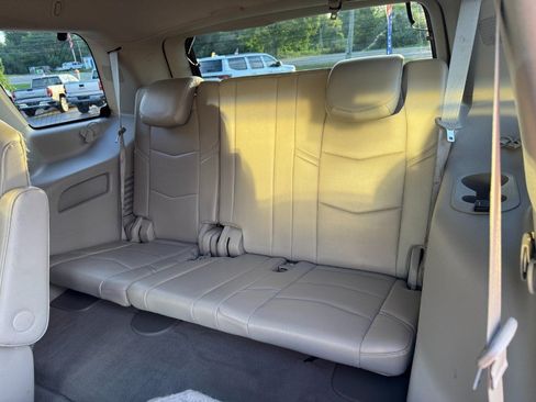 Used 2015 Cadillac Escalade Premium AWD/4WD image 17