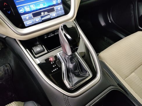 Used 2025 Subaru Outback Premium image 18