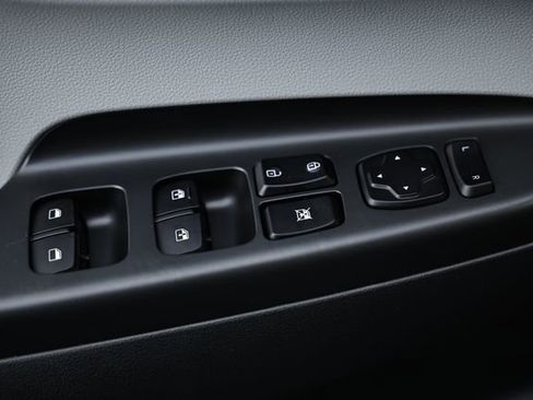 Used 2023 Hyundai Kona SEL image 18