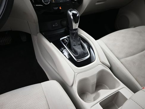 Used 2020 Nissan Rogue Sport SV image 22