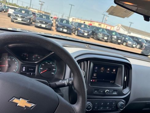 Used 2022 Chevrolet Colorado W/T RWD image 14