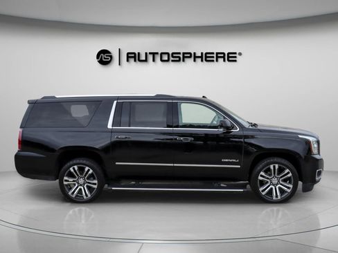 Used 2019 GMC Yukon XL Denali image 11