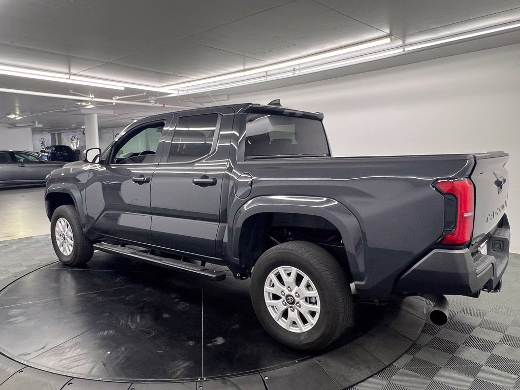 Used 2025 Toyota Tacoma SR RWD image 4