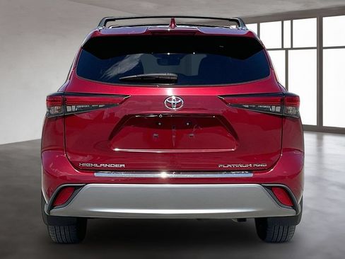 Used 2022 Toyota Highlander Platinum AWD/4WD image 5