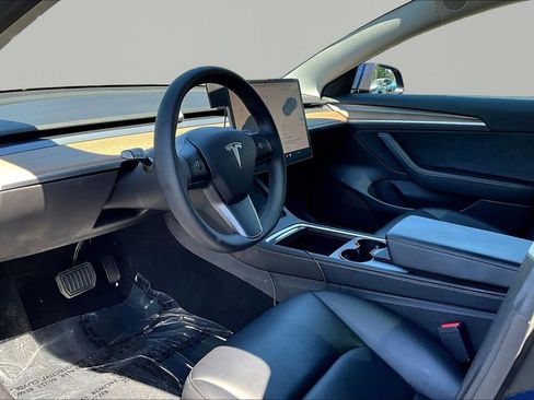 Used 2022 Tesla Model 3 Long Range image 17