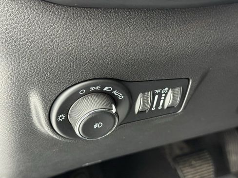 Certified 2023 Jeep Compass Limited image 16