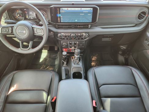 Used 2024 Jeep Wrangler Unlimited Rubicon image 31